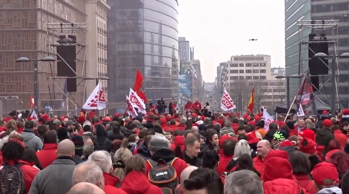 Мы не примем этого» — тысячи людей вышли на митинг против мер жесткой экономии ЕС в Брюсселе
