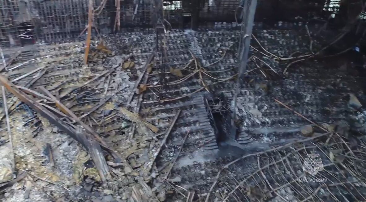 Сотрудники МЧС завершили разбор завалов на месте сгоревшего зрительного зала «Крокус Сити Холла»