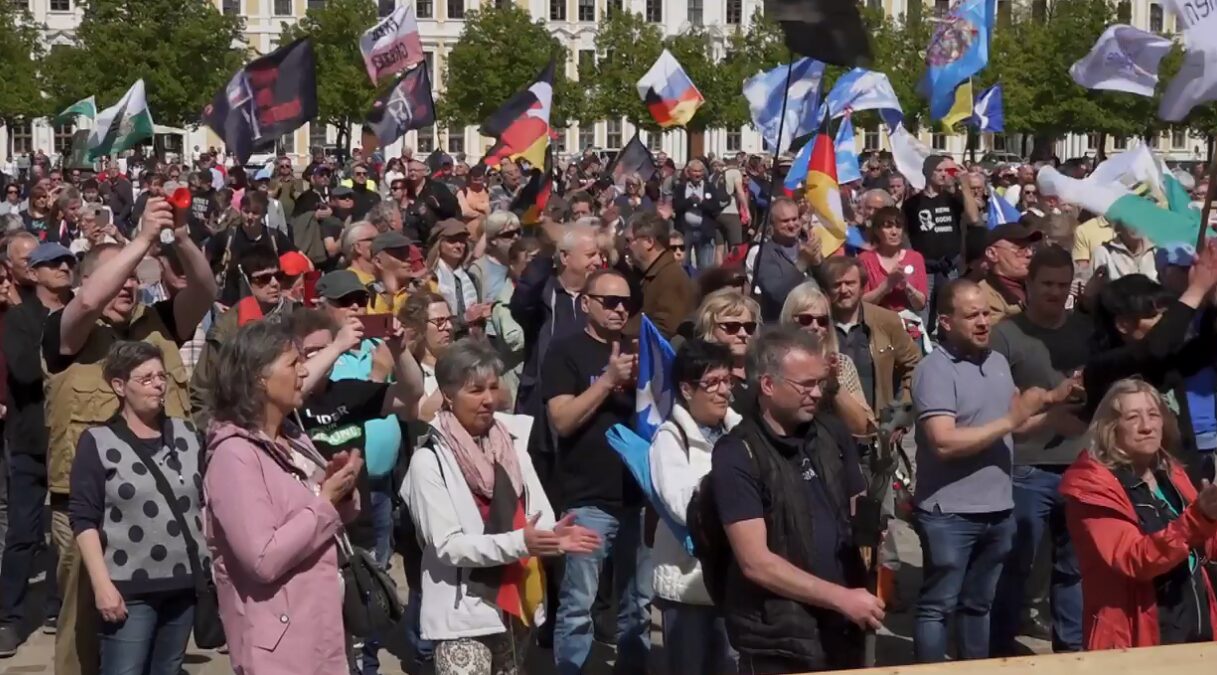 «Мы больше не должны поддерживать Украину». В Германии прошел митинг против поставок оружия Киеву