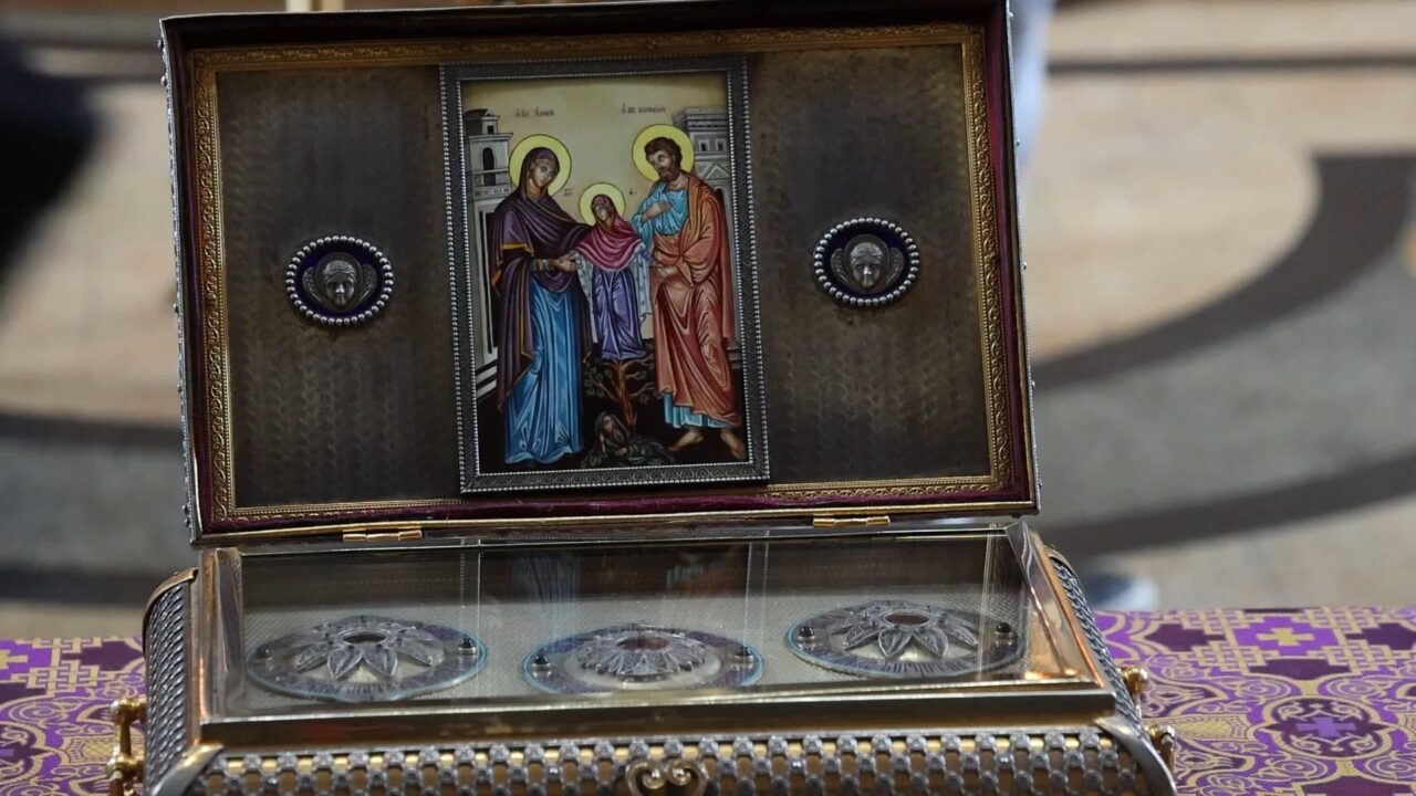 В Благовещенский Собор Воронежа привезли ковчег с частицей пояса Пресвятой Богородицы