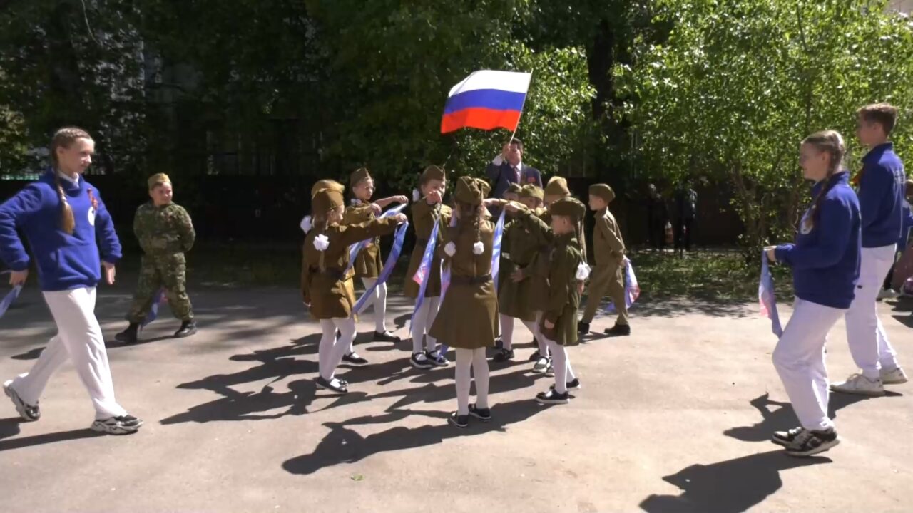 В преддверии годовщины Победы для ветеранов Великой Отечественной проходят концерты во дворах домов