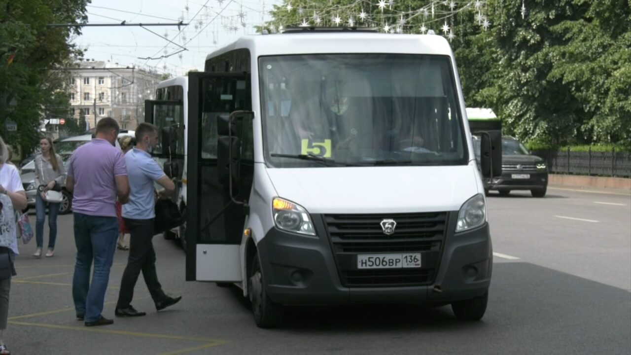 ГИБДД Воронежа проводит рейды направленные на недопущение аварий с участием пассажирского транспорта