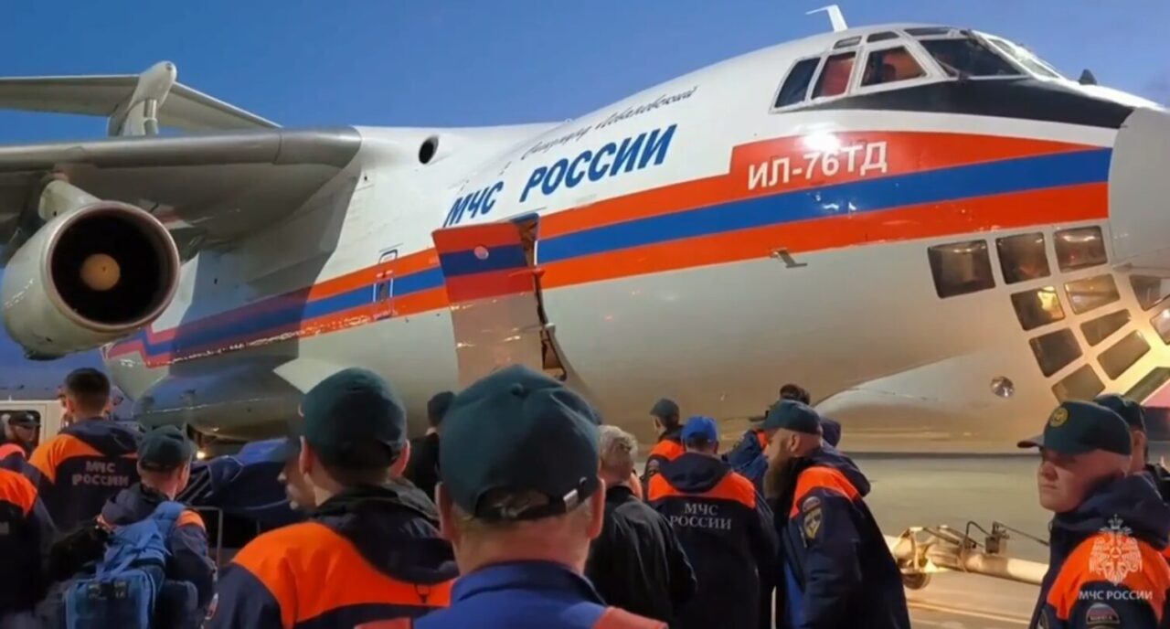 Самолеты МЧС России вылетели в иранский Тебриз