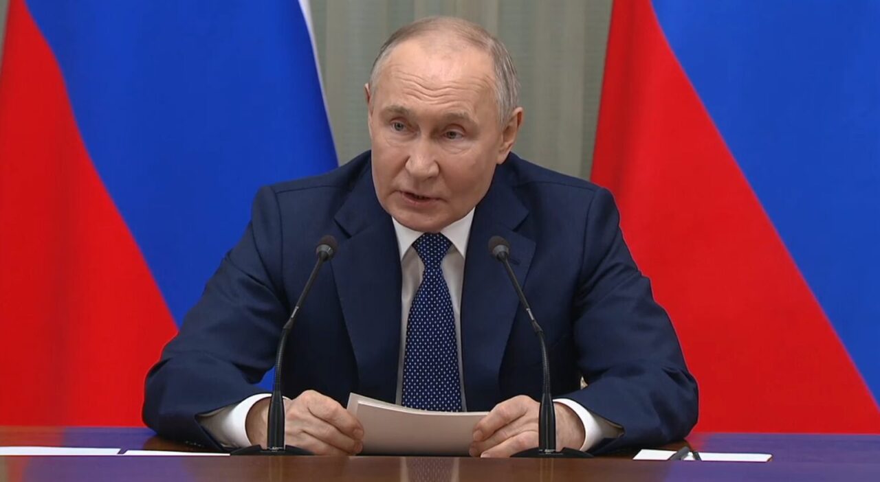 Политический цикл заканчивается, но работа в интересах России не прекращается — Путин на встрече с уходящим правительством РФ