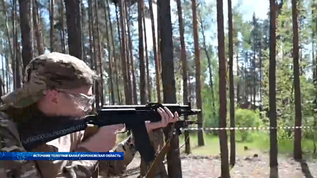 Кто играет в Зарницу два ноль?